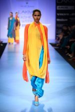 Model walk the ramp for Wendell Rodericks show at Lakme Fashion Week Day 2 on 4th Aug 2012 (5).JPG